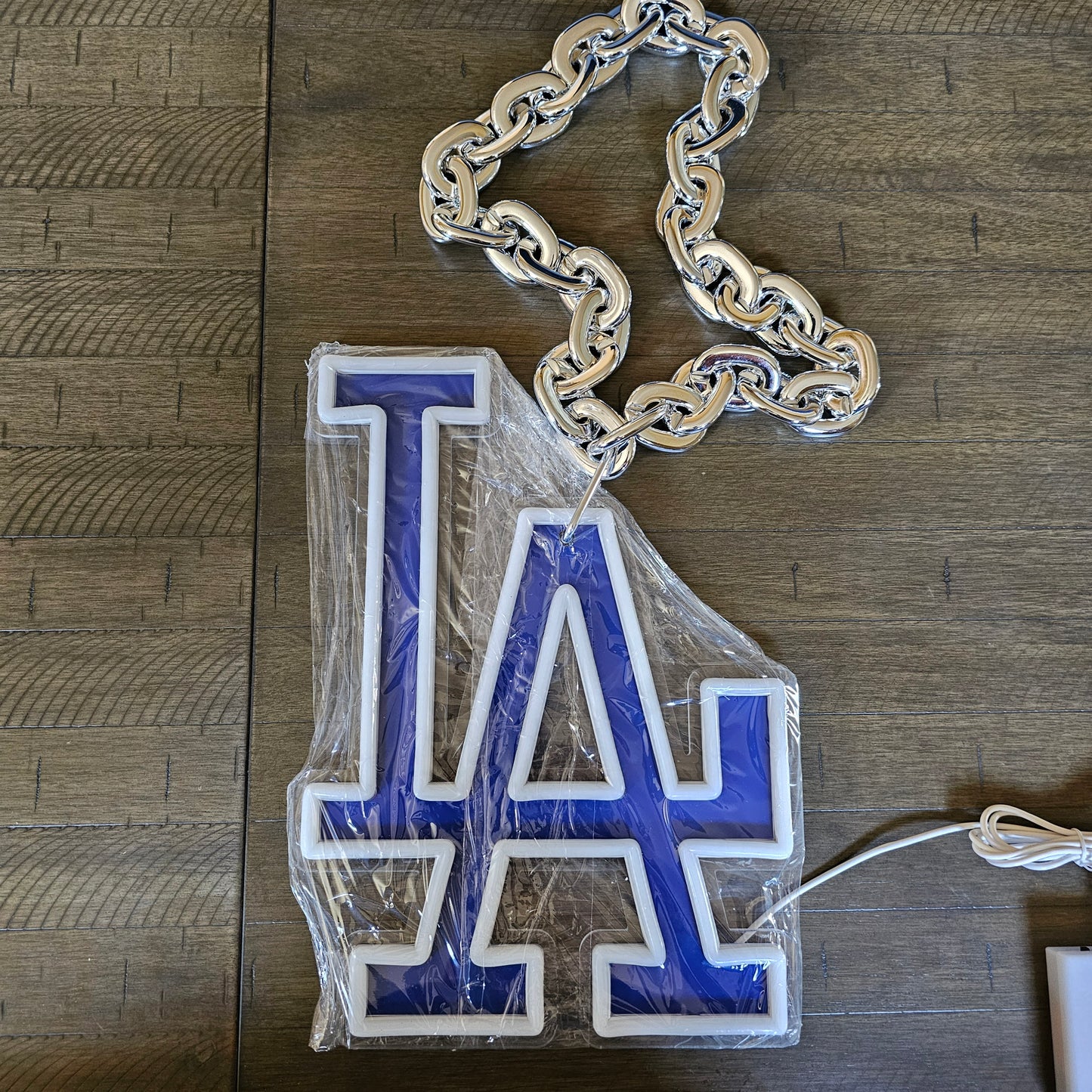 LED Light-Up LA Dodgers chain 5v 14 × 10
