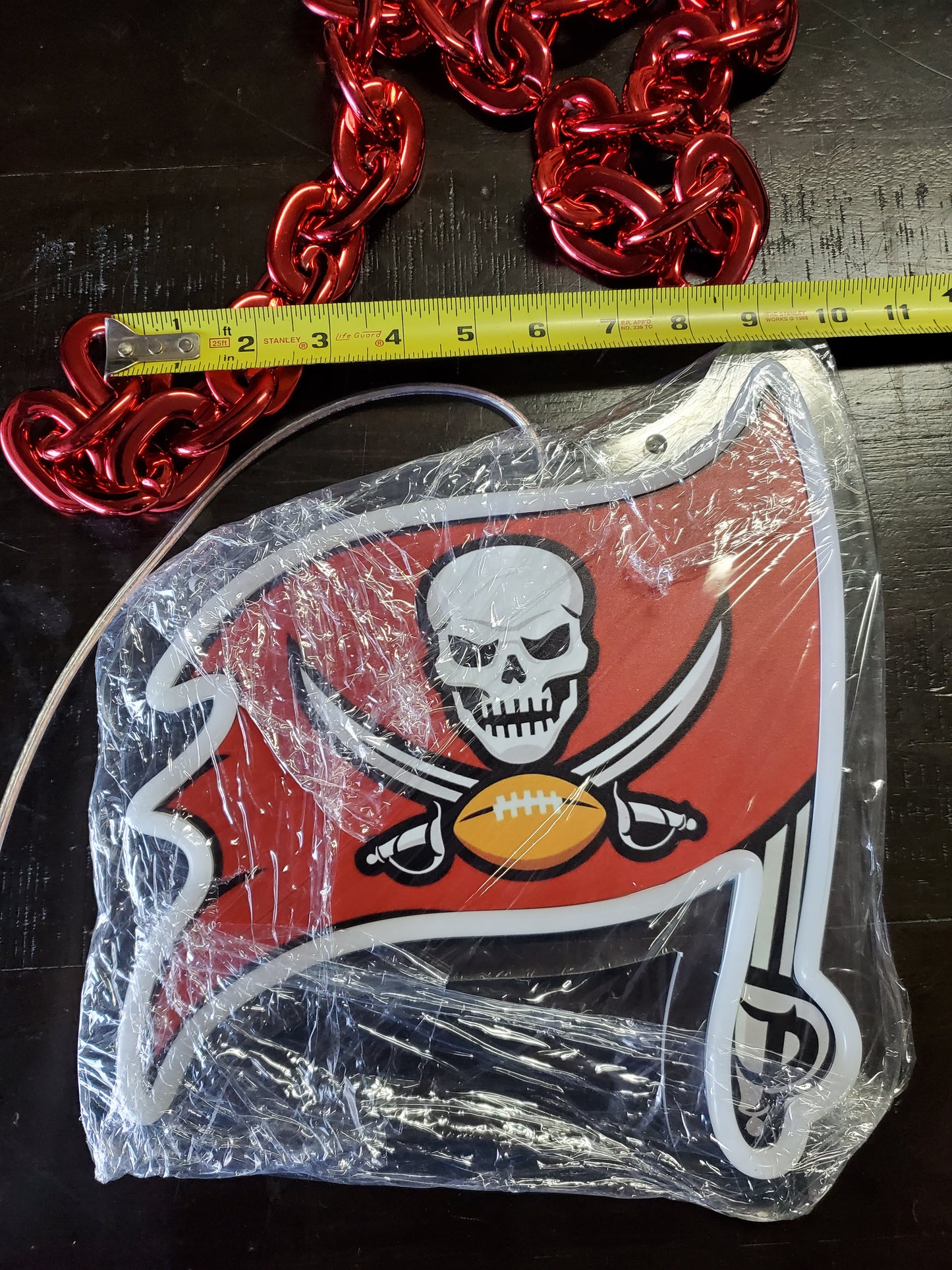 BUCCANEERS FAN CHAIN 12v