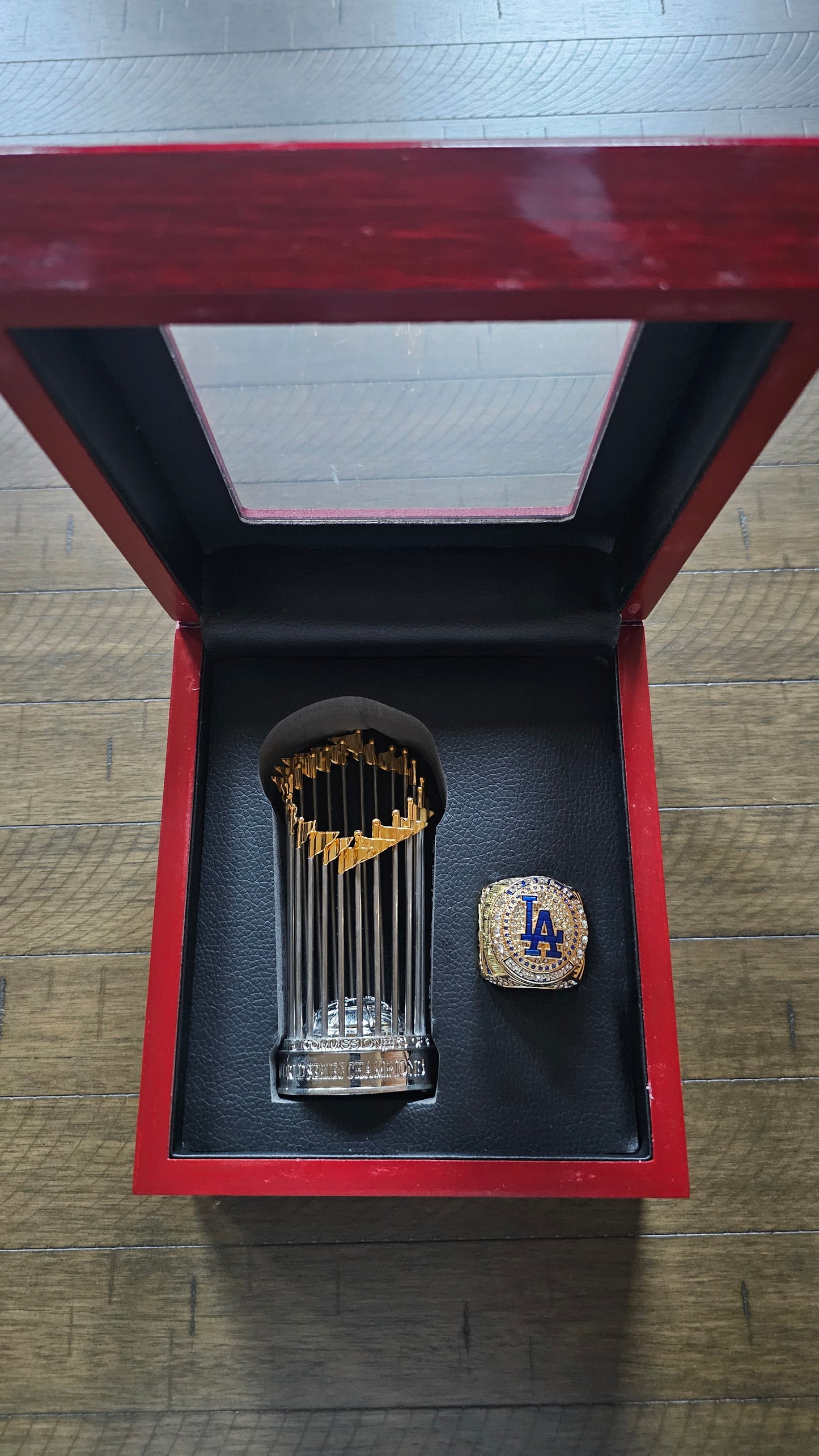 #17 Ohtani WORLD SERIES CHAMPIONS 2024 Ring & Trophy combo size 13