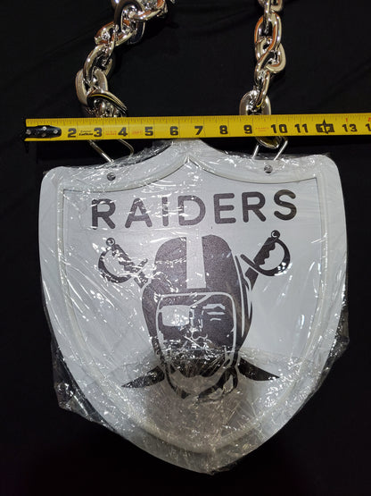 LAS VEGAS RAIDERS OLD SCHOOL LED SHIELD NECKLACE 5V