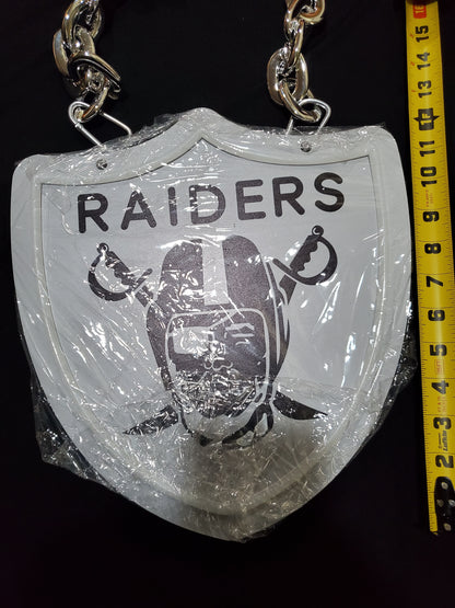 LAS VEGAS RAIDERS OLD SCHOOL LED SHIELD NECKLACE 5V