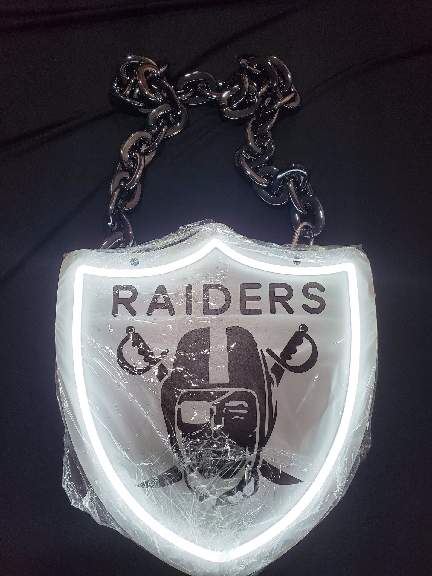 LAS VEGAS RAIDERS OLD SCHOOL LED SHIELD NECKLACE 5V