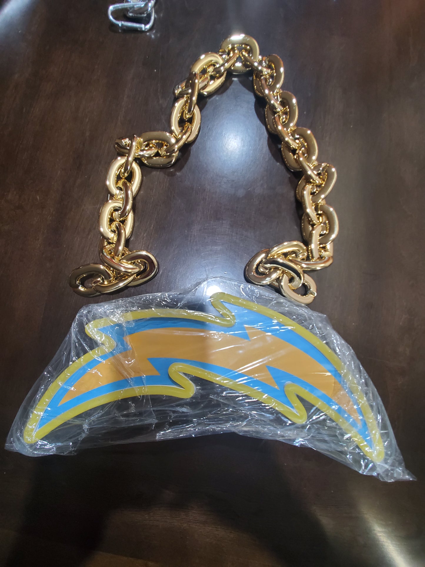 CHARGERS YELLOW NEON Lightning Bolt Fan Chain 5V