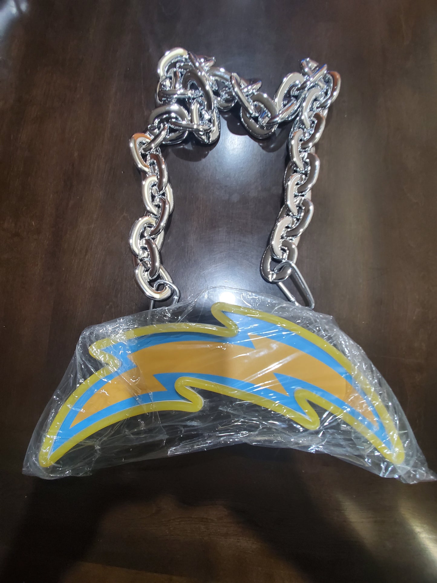 CHARGERS YELLOW NEON Lightning Bolt Fan Chain 5V