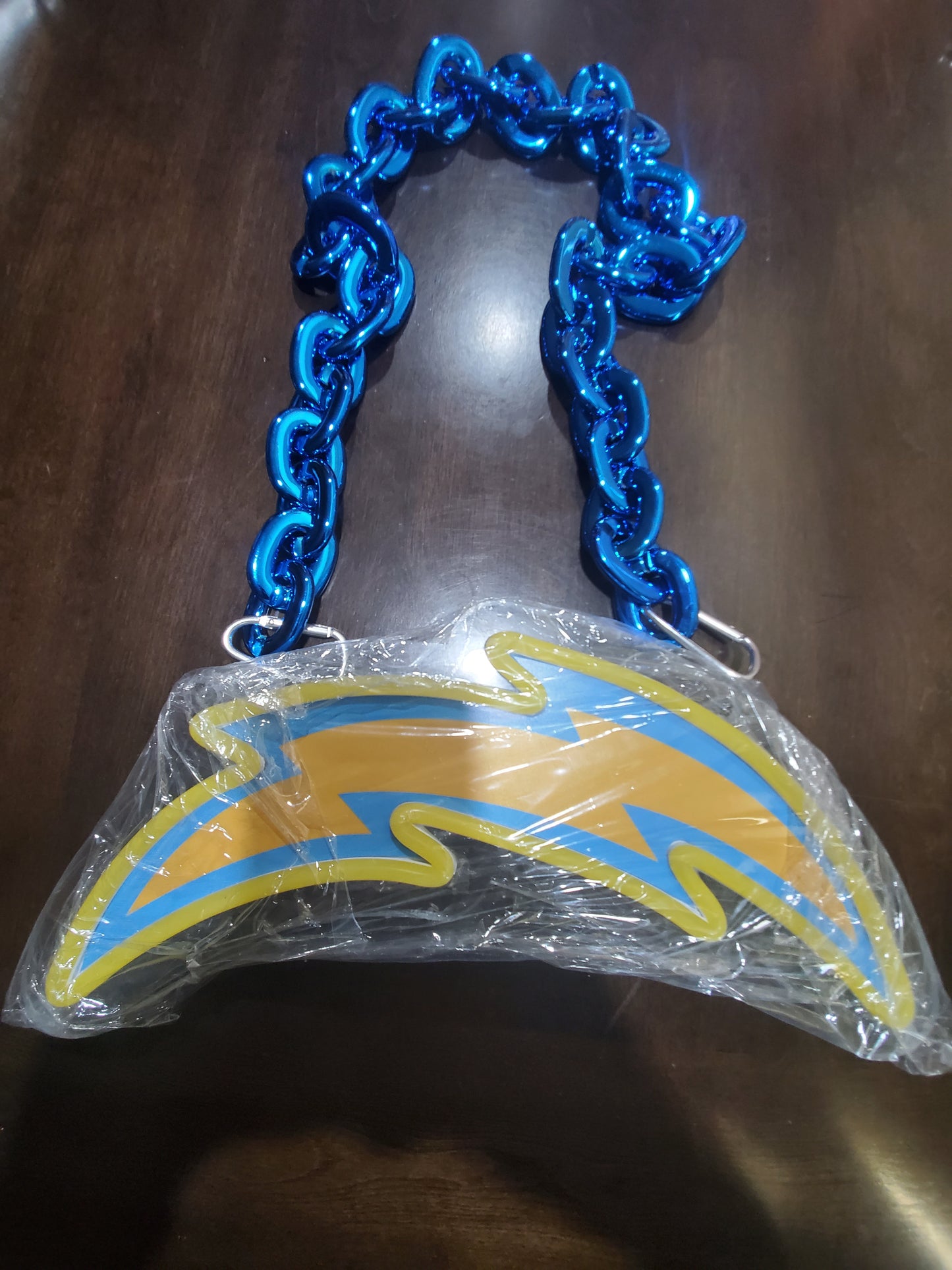 CHARGERS YELLOW NEON Lightning Bolt Fan Chain 5V