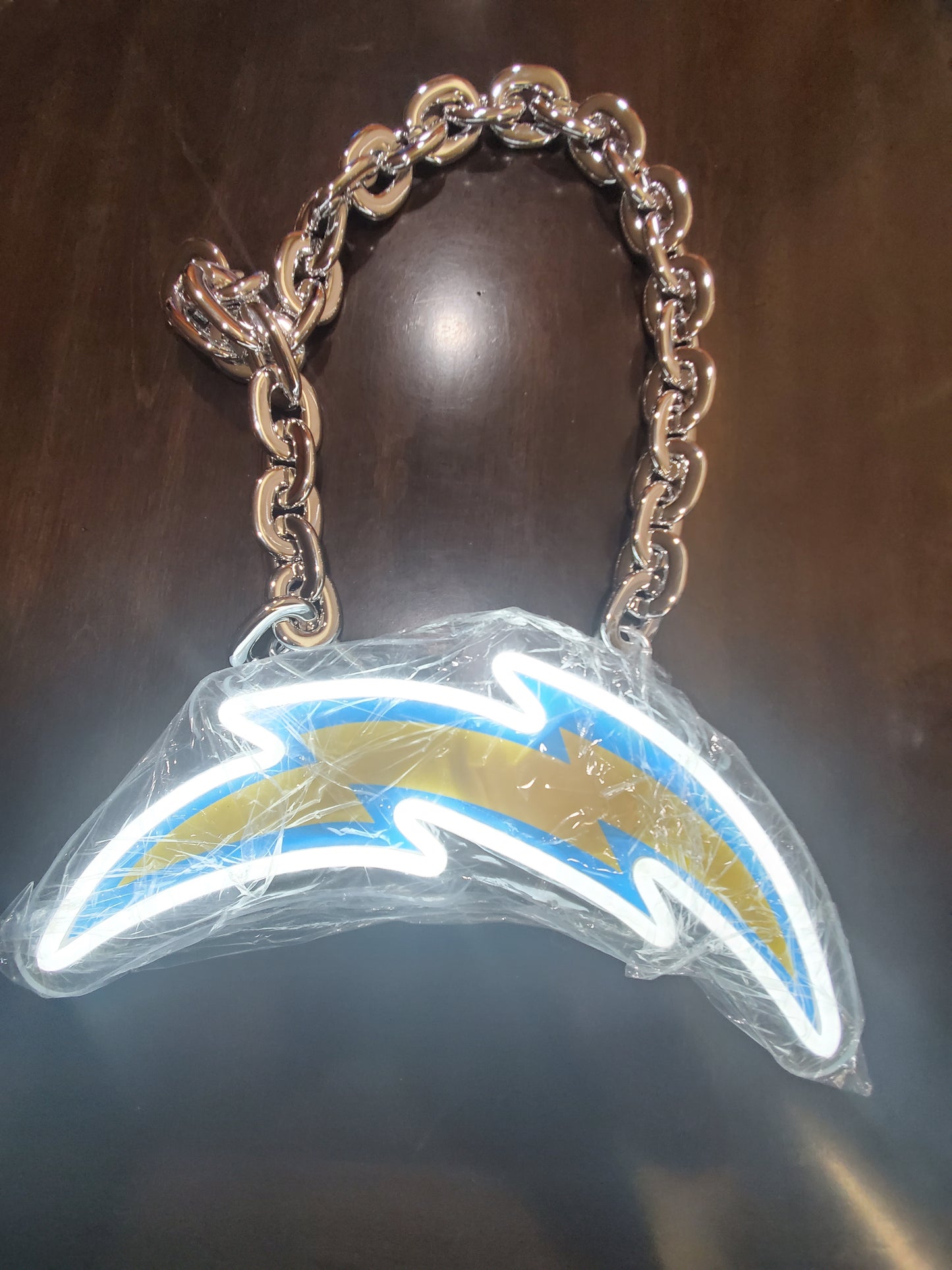 CHARGERS WHITE NEON Lightning Bolt Fan Chain 5V