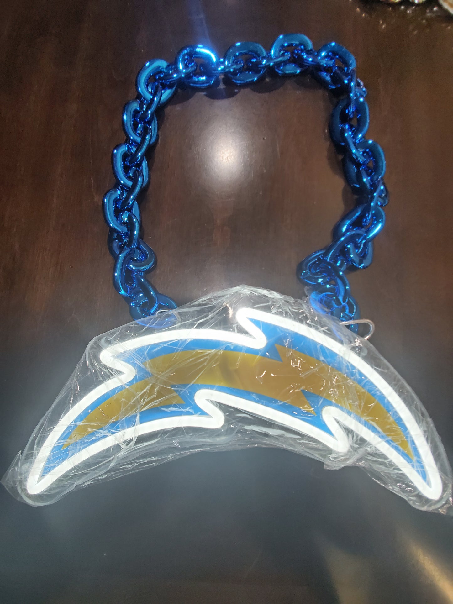 CHARGERS WHITE NEON Lightning Bolt Fan Chain 5V