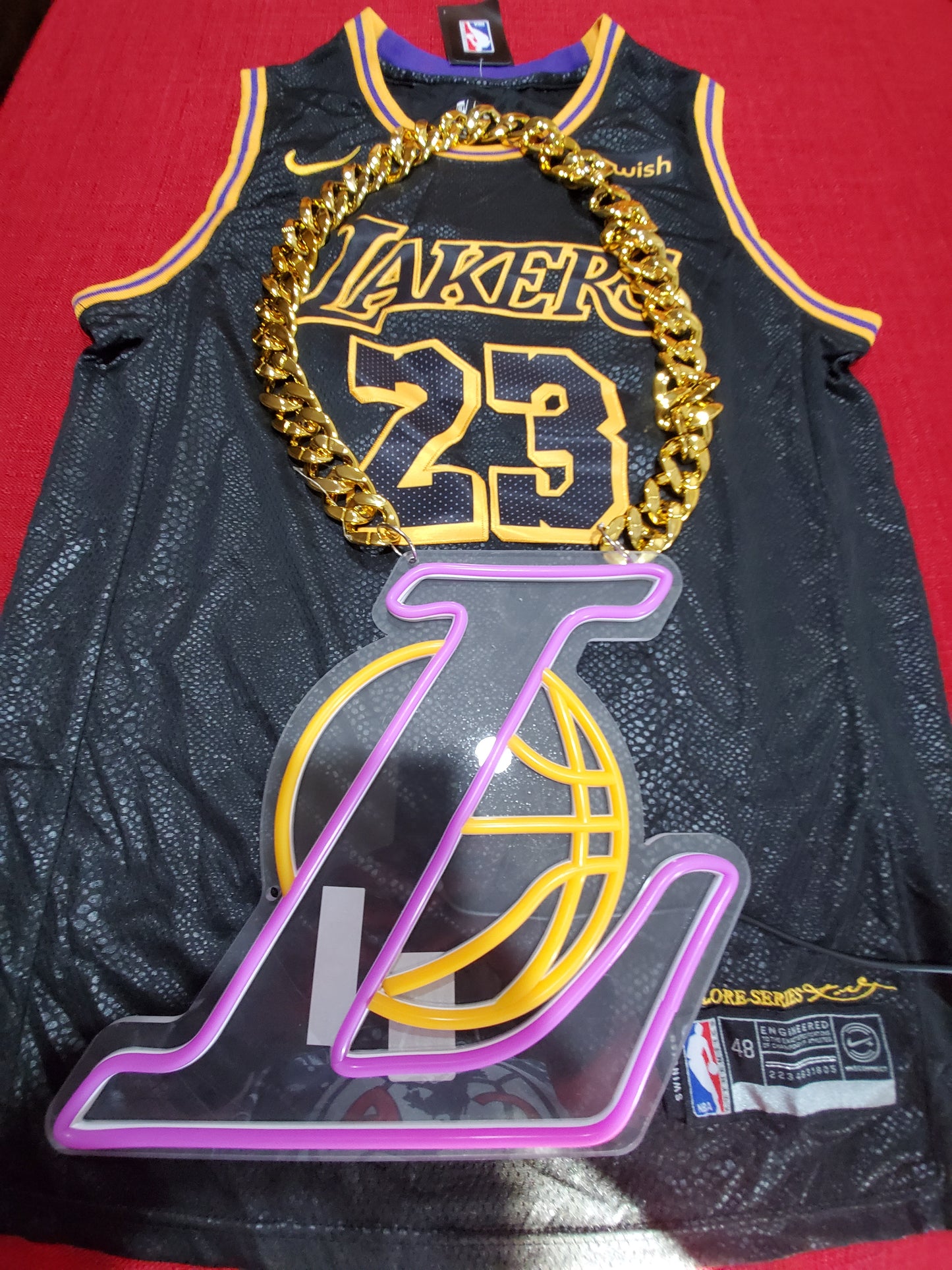 Lakers chain sign 12v dual power with remote and dimmer