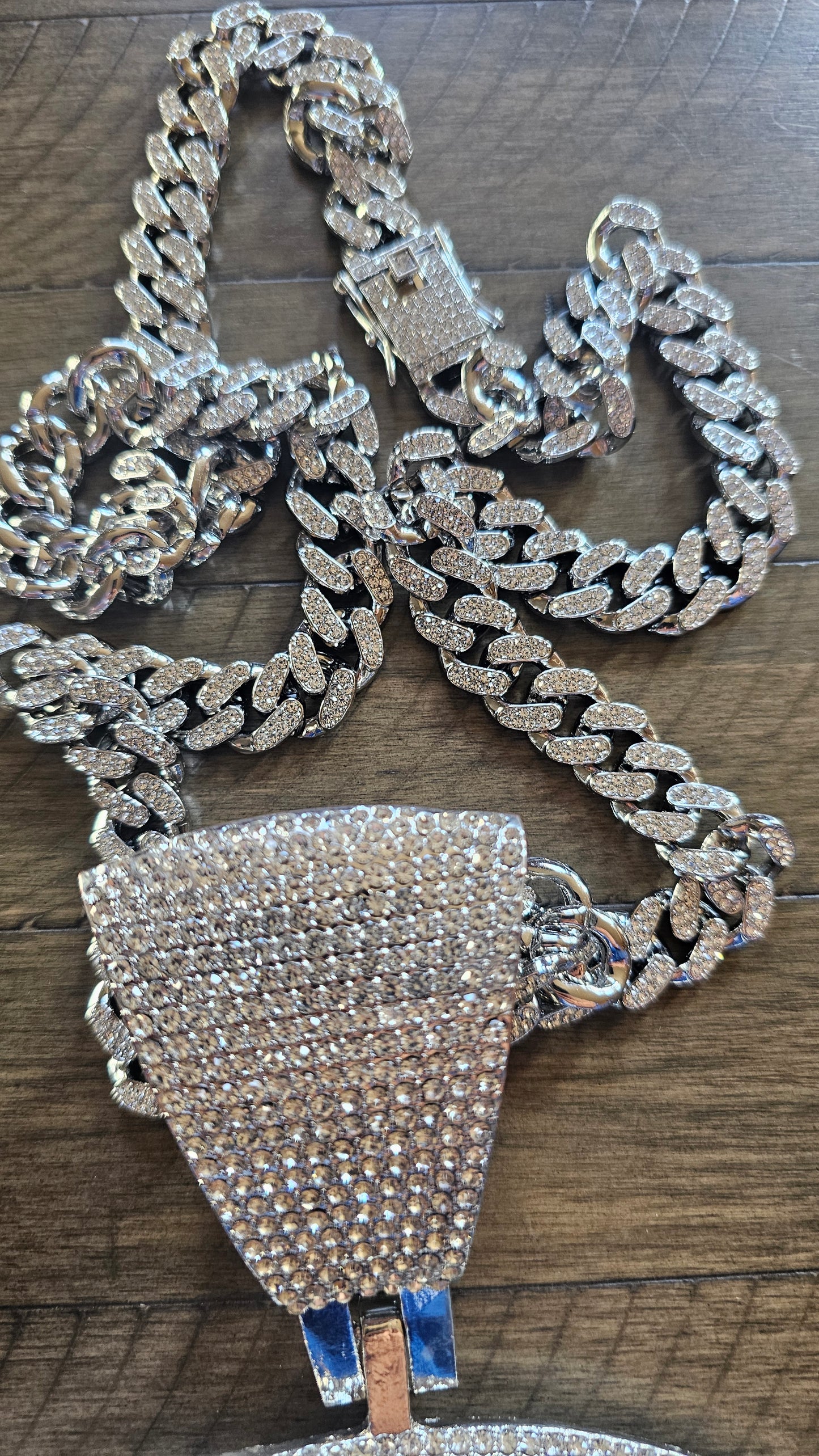 Dallas Silver bling 8inch helmet pendant necklace