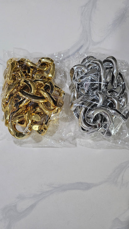Jumbo plastic necklace G style Cuban