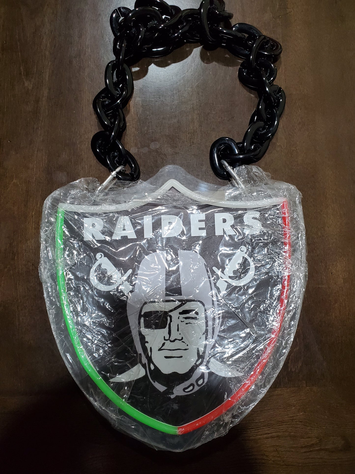 LAS VEGAS RAIDERS MEXICO COLORS LED SHIELD NECKLACE 5v