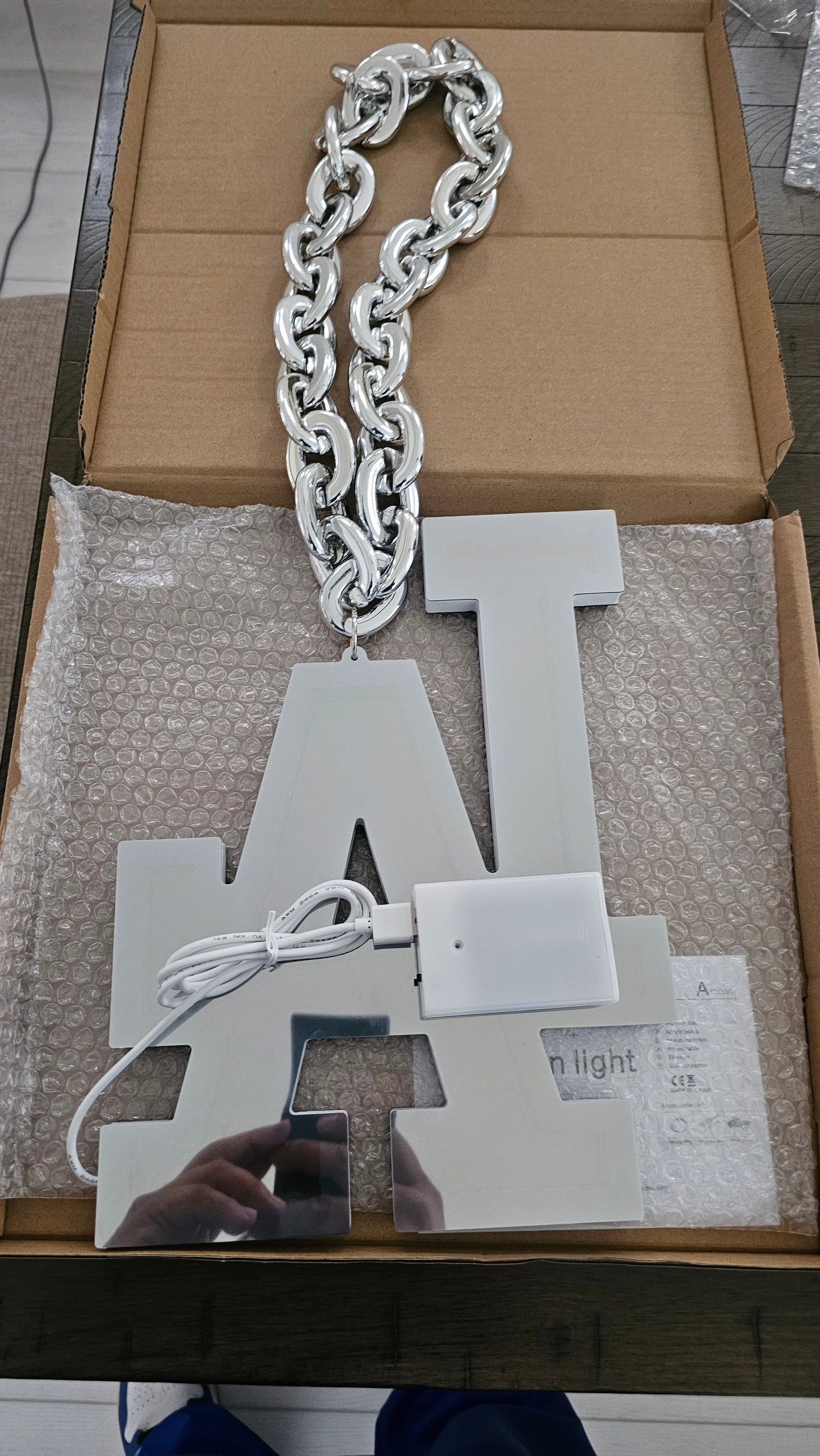 Infinity LED LA Dodgers chain 5v 12 x 9 usb 3 AA Battery necklace