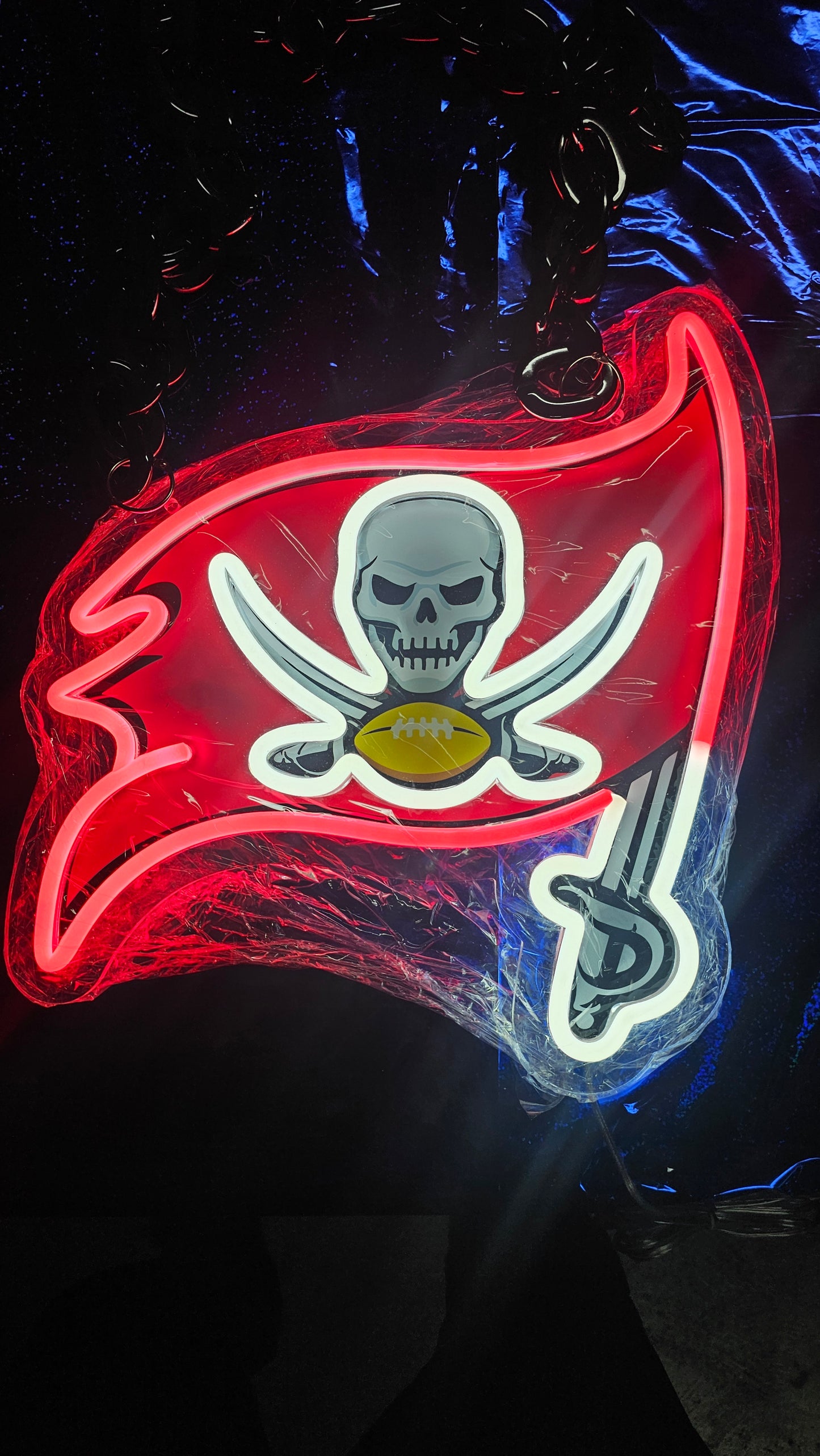 BUCCANEERS FAN Red and white Neon necklace CHAIN 12v