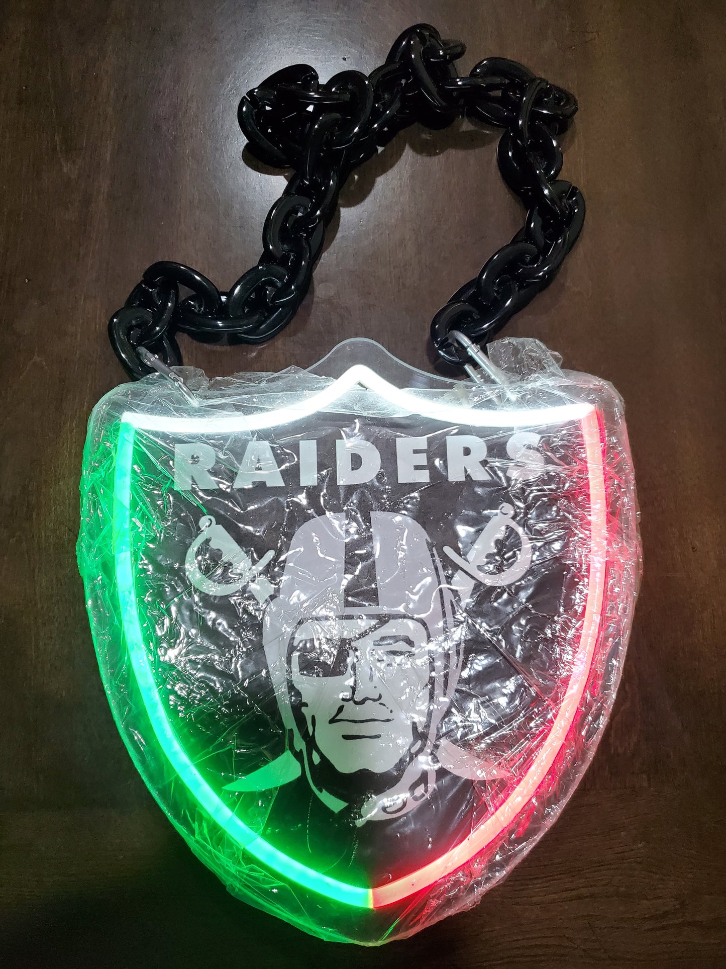 LAS VEGAS RAIDERS MEXICO COLORS LED SHIELD NECKLACE 5v