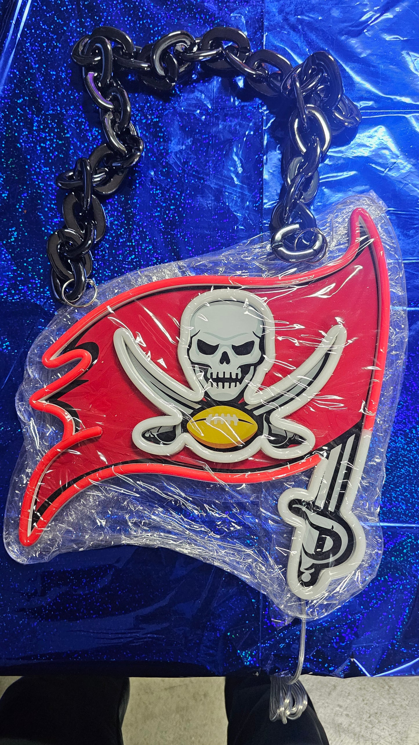 BUCCANEERS FAN Red and white Neon necklace CHAIN 12v