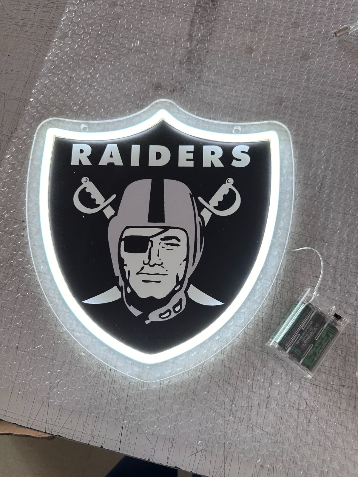 LAS VEGAS RAIDERS LED SHIELD NECKLACE 5v