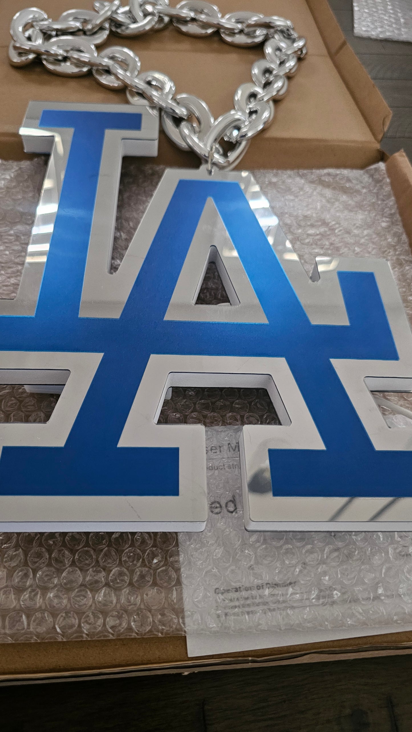 Infinity LED LA Dodgers chain 5v 12 x 9 usb 3 AA Battery necklace